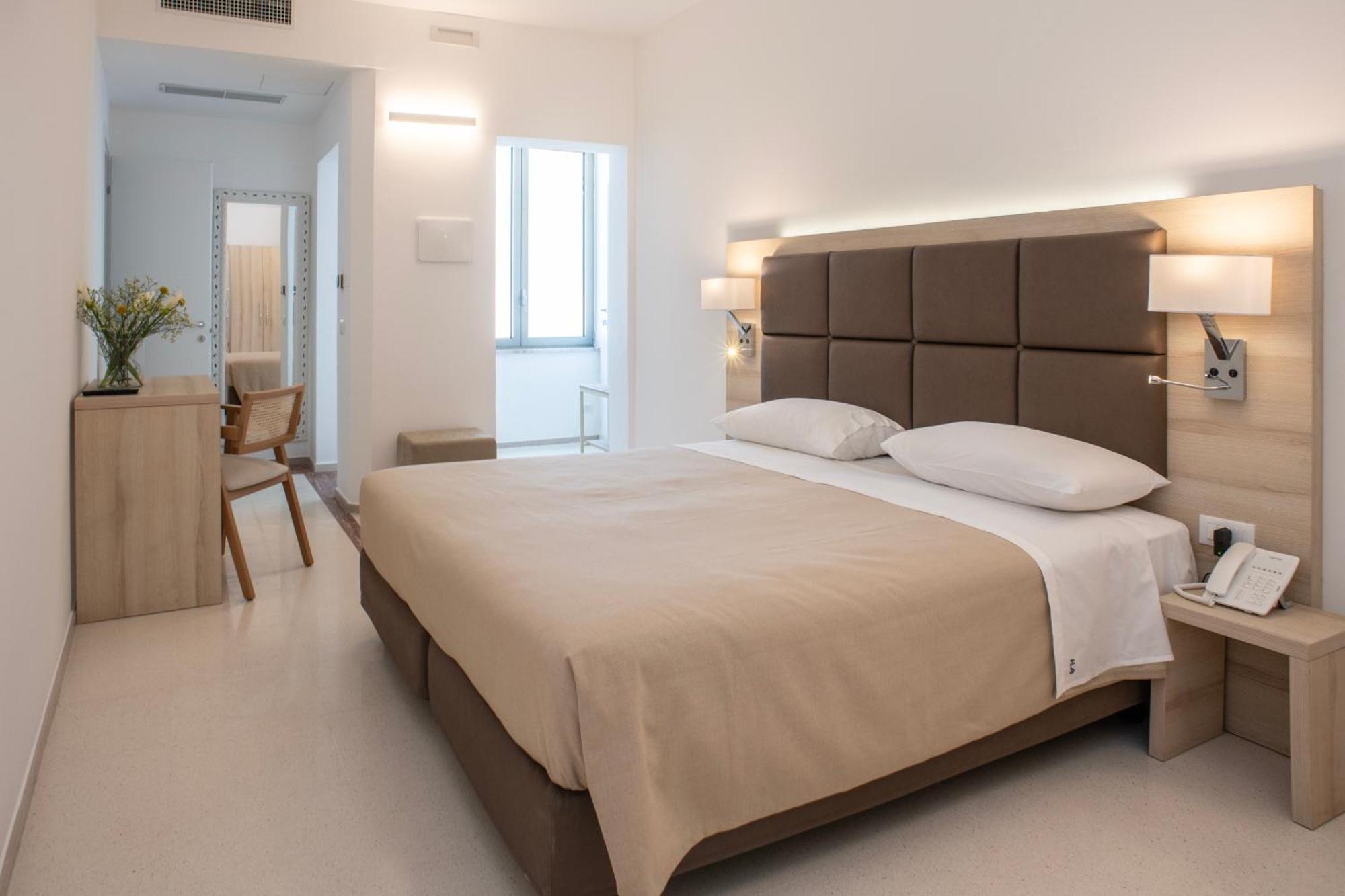 Hotel Albania โอตรันโต ภายนอก รูปภาพ