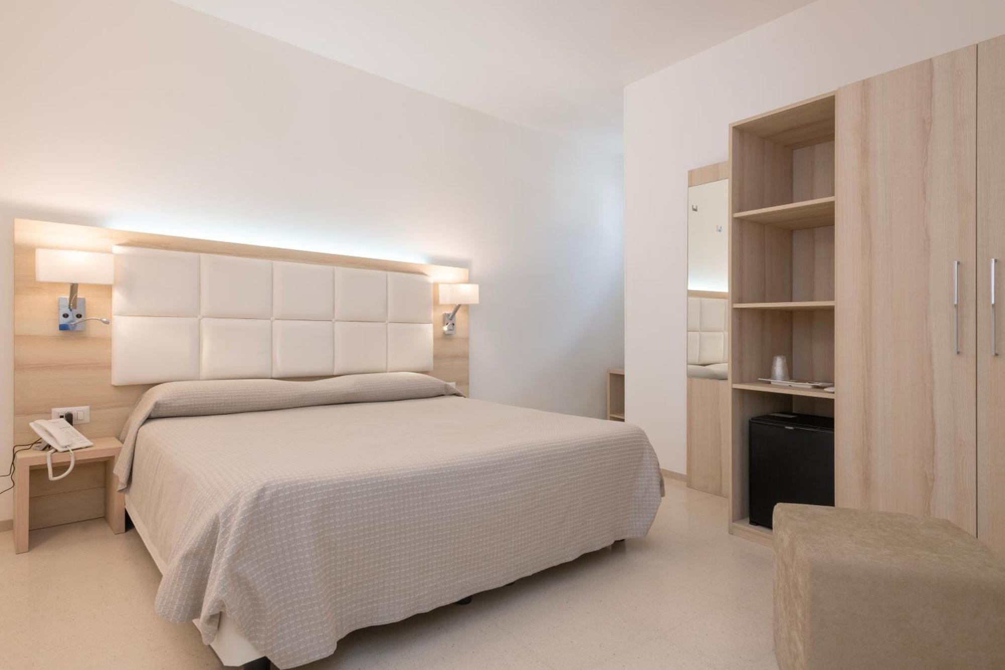Hotel Albania โอตรันโต ภายนอก รูปภาพ