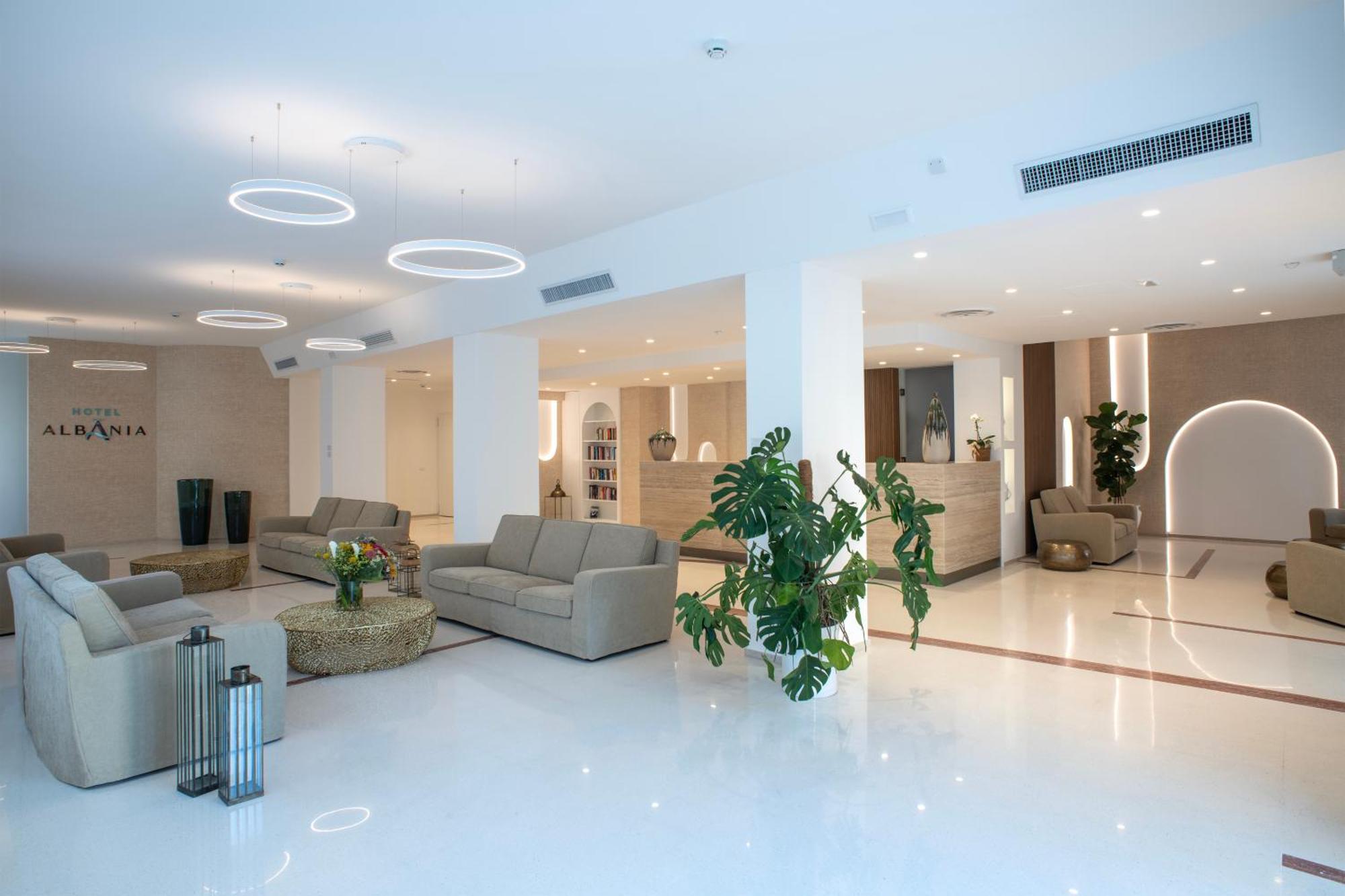 Hotel Albania โอตรันโต ภายนอก รูปภาพ