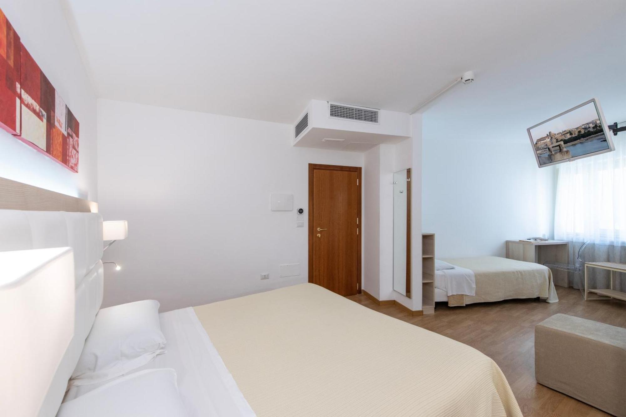 Hotel Albania โอตรันโต ภายนอก รูปภาพ