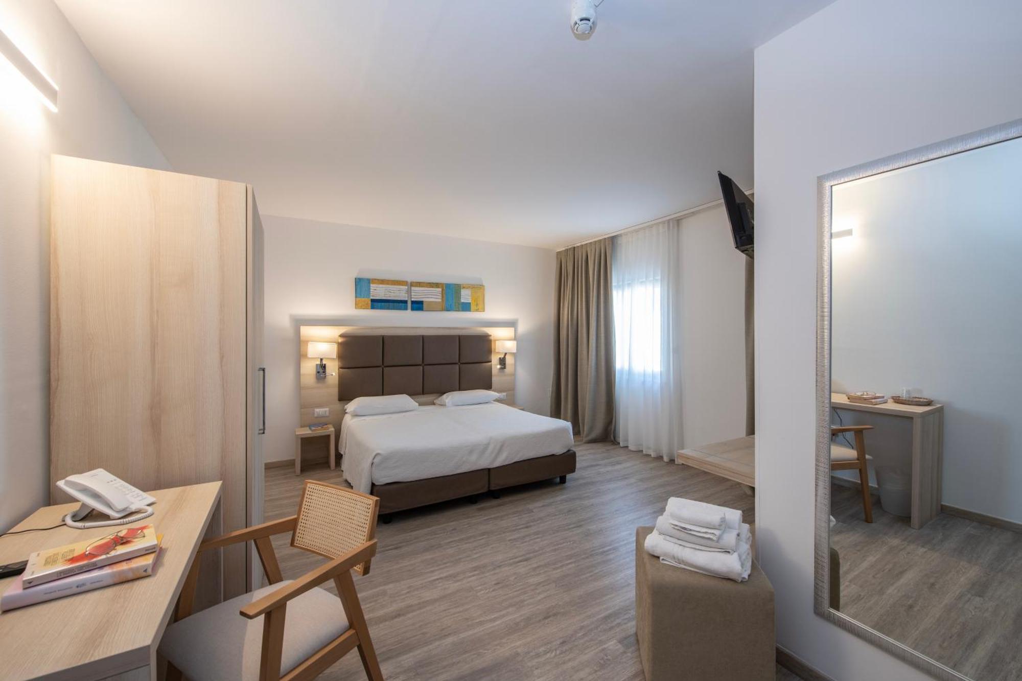 Hotel Albania โอตรันโต ภายนอก รูปภาพ