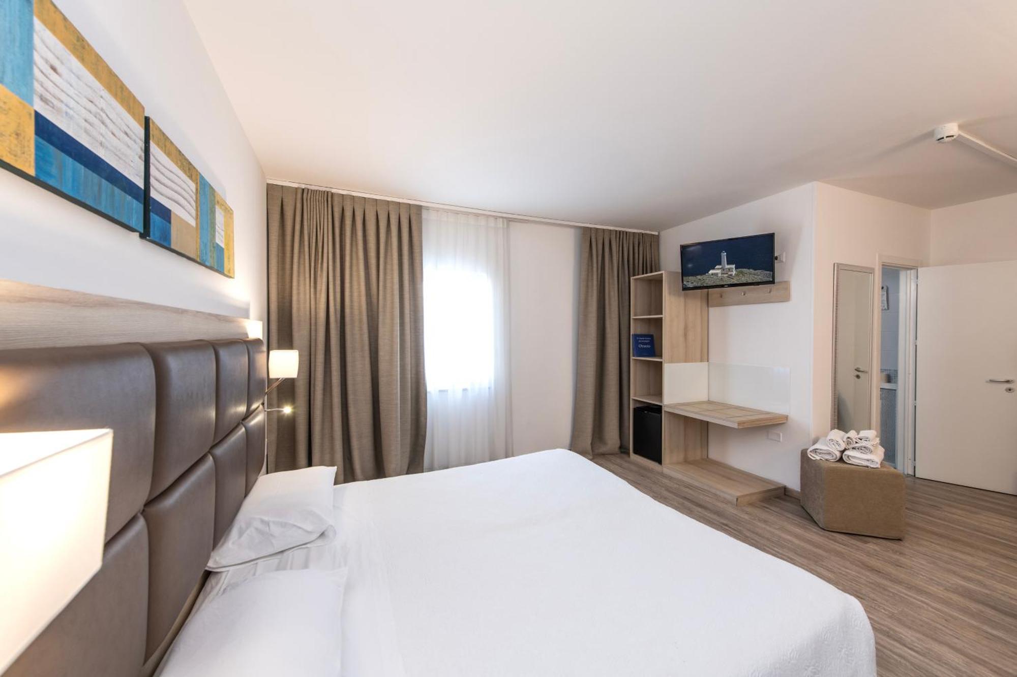 Hotel Albania โอตรันโต ภายนอก รูปภาพ
