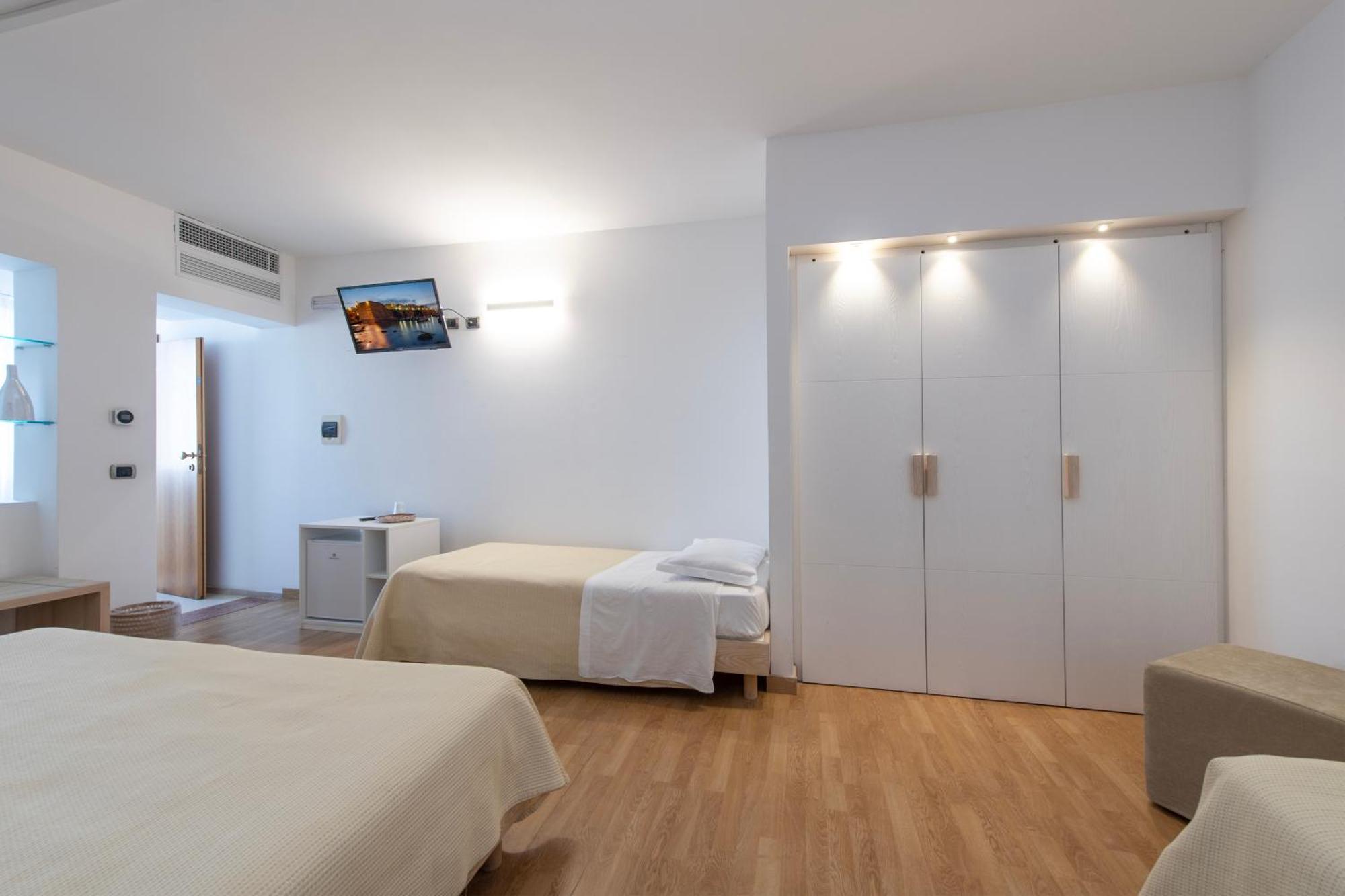 Hotel Albania โอตรันโต ภายนอก รูปภาพ